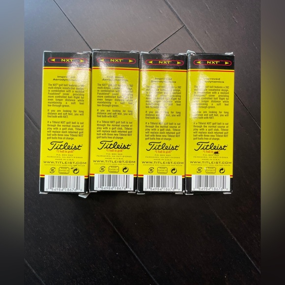 Titleist Golf Balls High Performance NXT Tour Dual Core Design One Sleeve 3-Pack - Picture 2 of 3